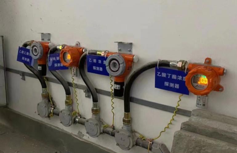 甲類廠房是否可以僅設(shè)置可燃有毒氣體探測器、手報聲光，而不設(shè)置火災(zāi)探測器？